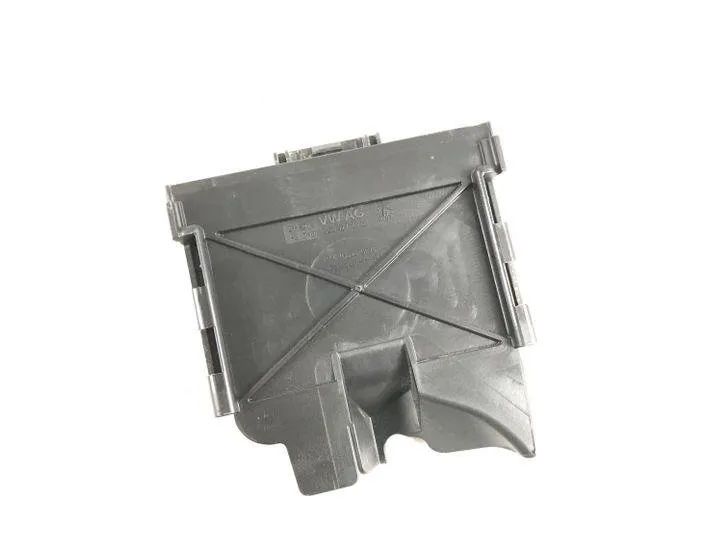 SKODA Octavia 3 generation (2013-2020) Drošinātāju kārbas vāks 5Q0927165G 24570773