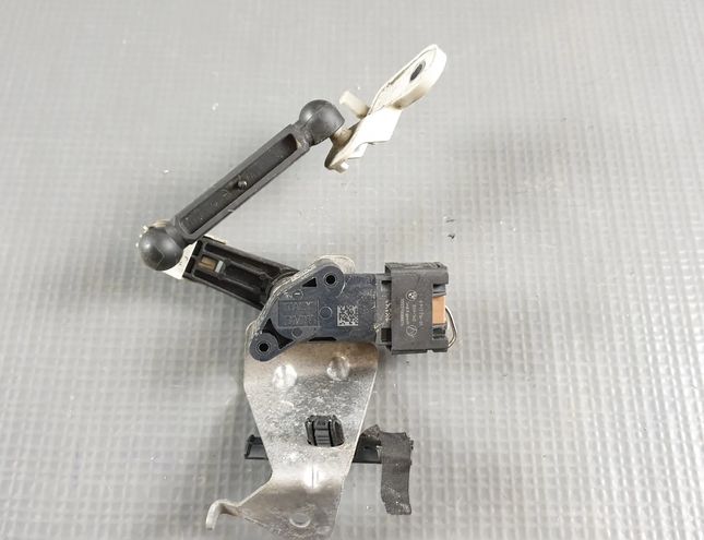 BMW i4 1 generation (2021-2024) Aizmugurējā kreisā augstuma līmeņa sensors 6993514,699351401,6895649,689564902 26997745