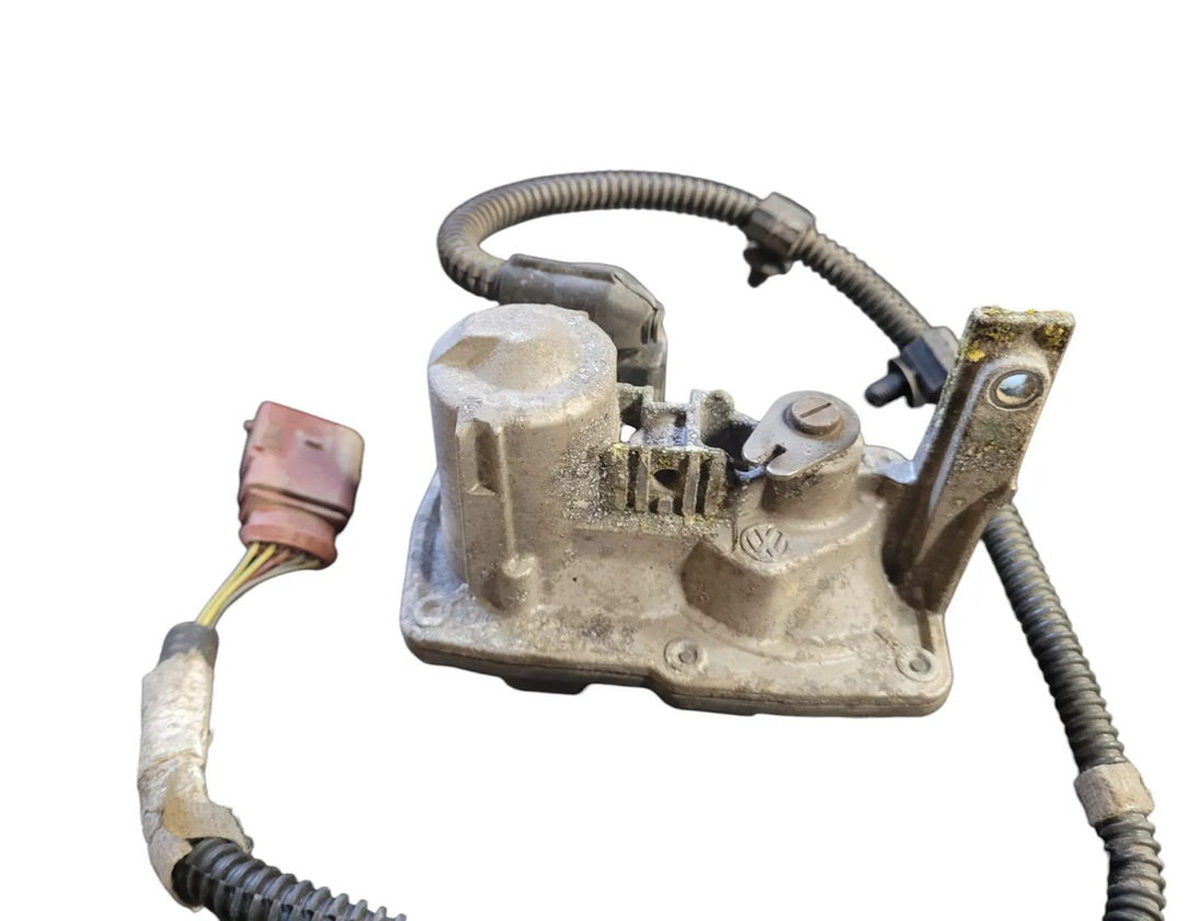 SKODA Octavia 3 generation (2013-2020) Двигатель задвижки потока воздуха 5Q0253691H 28100002