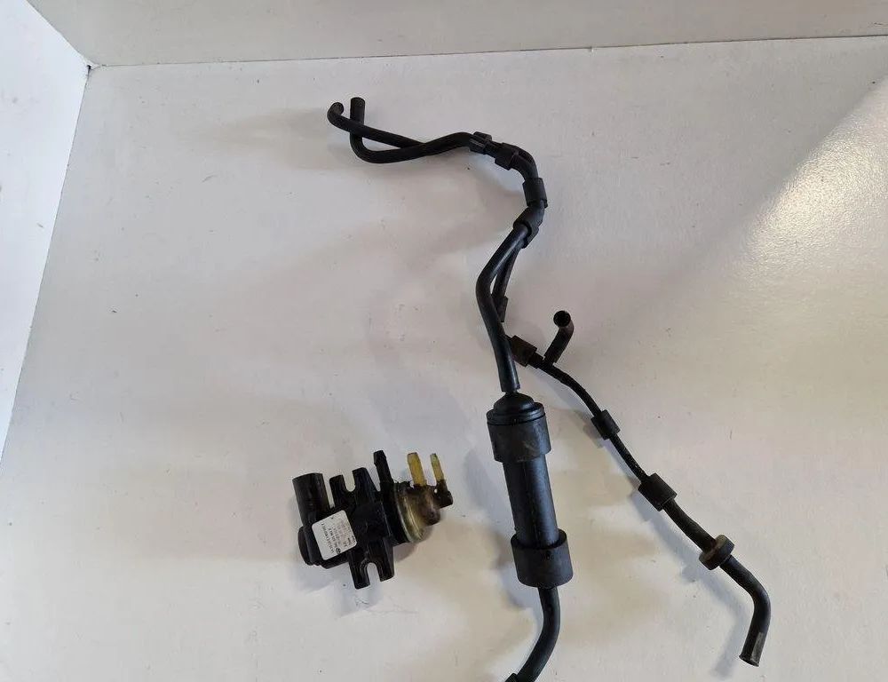 VOLKSWAGEN Passat B7 (2010-2015) Vacuum Valve 04L131051F 30524105