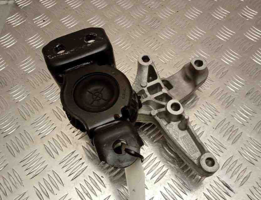 NISSAN Qashqai 2 generation (2013-2023) Передняя подушка двигателя 112848459R 17301444