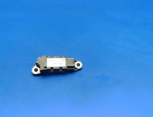 MERCEDES-BENZ S-Class W220 (1998-2005) Датчик удара задний левый 0018209126 21194331