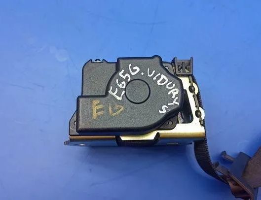 BMW 7 Series E65/E66 (2001-2008) Ремень безопасности средний задний 16398 21209803