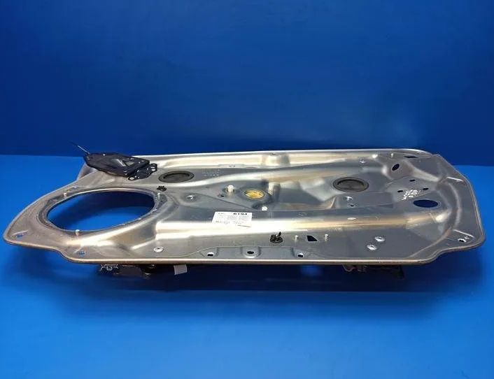 MERCEDES-BENZ E-Class W212/S212/C207/A207 (2009-2016) Aizmugurējo labo durvju logu pacēlājs A2128201102 21211236