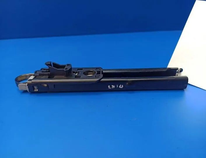 MERCEDES-BENZ E-Class W211/S211 (2002-2009) Регулятор высоты ремня безопасности спереди слева A2118600688 21213663