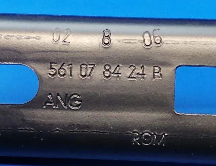 MERCEDES-BENZ E-Class W211/S211 (2002-2009) Регулятор высоты ремня безопасности (передний правый) A2118600388 21215021