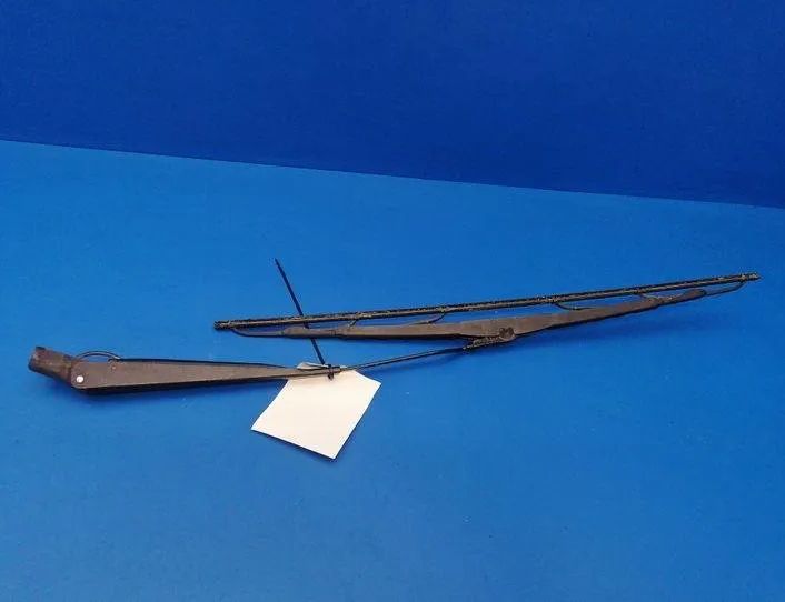 MERCEDES-BENZ W124 1 generation (1984-1994) Front Wiper Arms W123 21220142