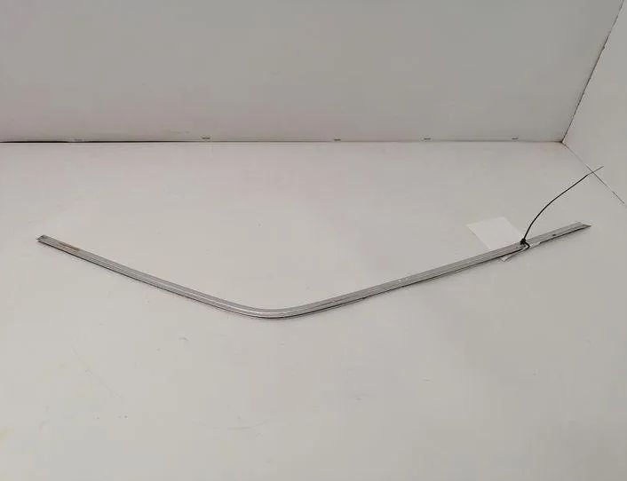 MERCEDES-BENZ W124 1 generation (1984-1994) Front Left Door Window Strip W123 21222346