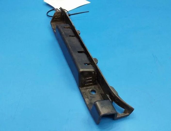 BMW 7 Series E65/E66 (2001-2008) Aizmugurējā kreisā bampera stiprinājums 72758411,8223248 21530457