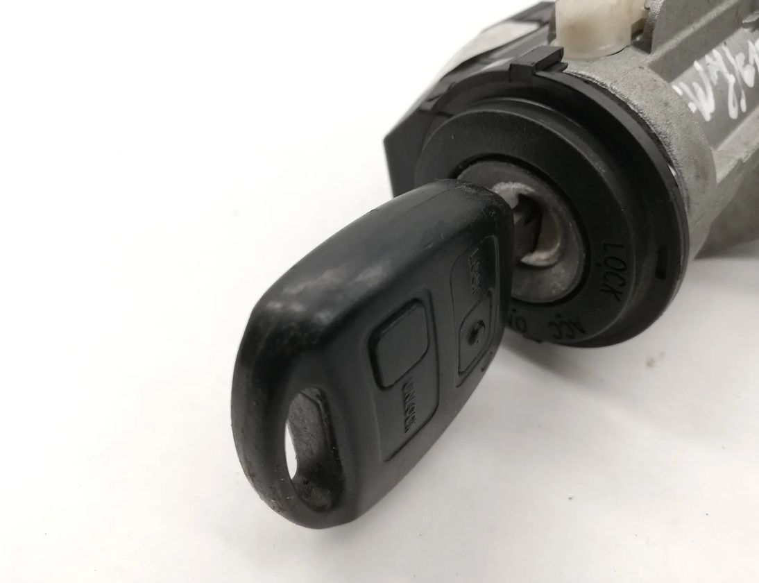 TOYOTA Corolla E120 (2000-2008) Замок зажигания 89783-02020 11375193