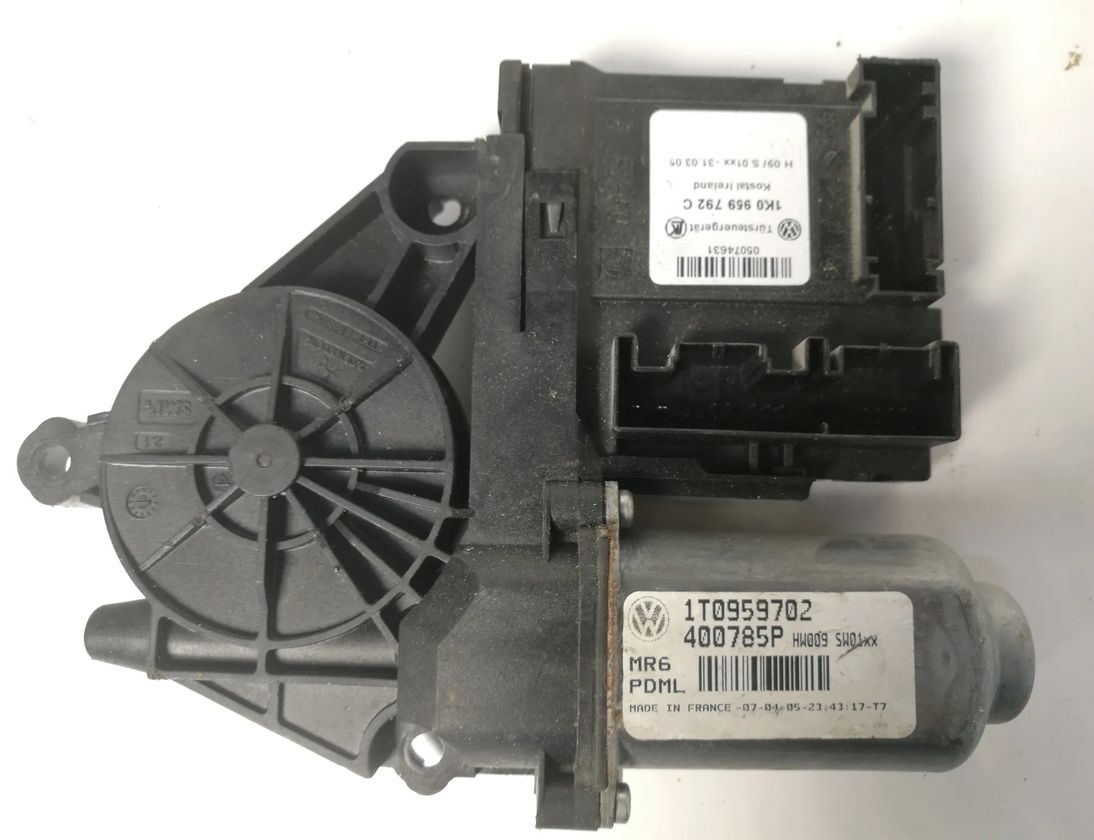 VOLKSWAGEN Touran 1 generation (2003-2015) Маторчик стеклоподъемника передней правой двери 1K0959792C 13094582
