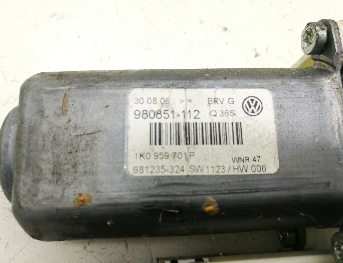 VOLKSWAGEN Jetta 5 generation (2005-2011) Front Right Door Window Control Motor 1k0959793l 13633635