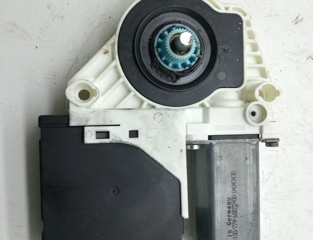 VOLKSWAGEN Passat CC 1 generation (2008-2017) Front Right Door Window Control Motor 3c8959701 13921030