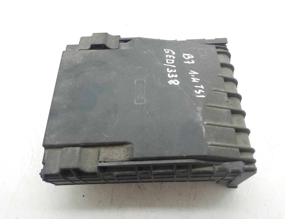 VOLKSWAGEN Passat B7 (2010-2015) Drošinātāju kārba 3c0937125 14273115