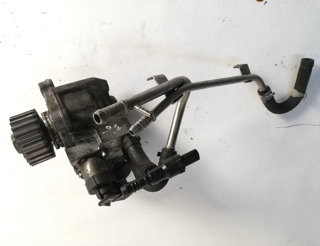 VOLKSWAGEN Passat B8 (2014-2023) Топливный насос 04L130755D 14913223