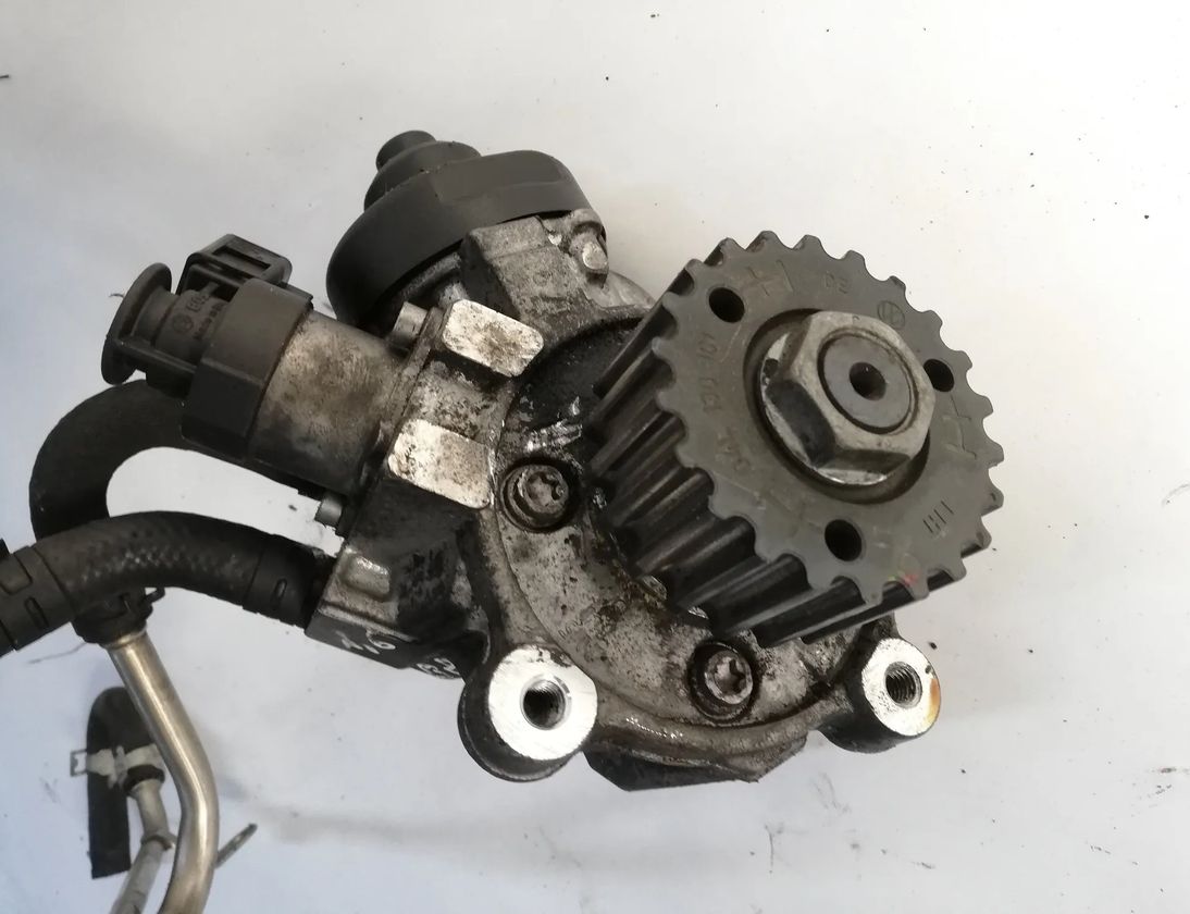 VOLKSWAGEN Passat B8 (2014-2023) Топливный насос 04L130755D 14913223