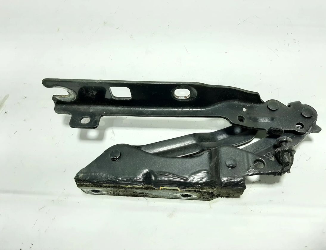 VOLKSWAGEN Golf 6 generation (2008-2015) Петля капота передняя правая 1KM823302 28021647