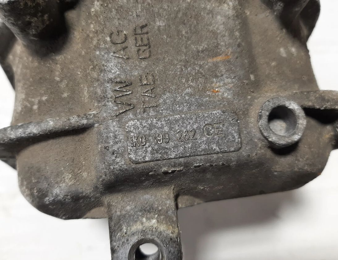 VOLKSWAGEN Passat B6 (2005-2010) Подушка двигателя правая 1K0199262CE 28983896