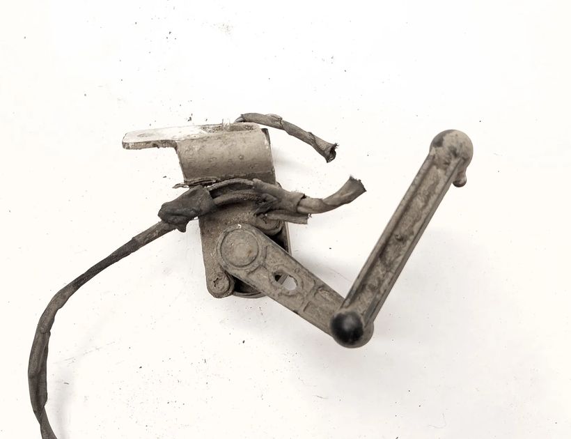 BMW 5 Series F10/F11 (2009-2017) Датчик уровня высоты сзади справа 6861351 31964904