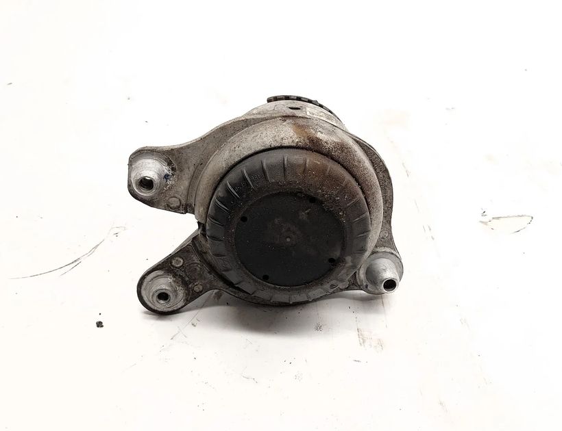 MERCEDES-BENZ E-Class W213/S213/C238/A238 (2016-2024) Dzinēja stiprinājums/spilvens labajā pusē A2132400600 32982933