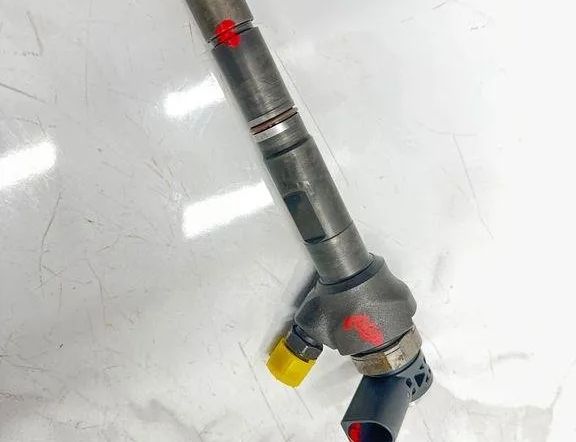 AUDI A4 allroad B8 (2009-2015) Fuel Injector 32205727