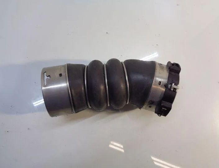 BMW 3 Series F30/F31 (2011-2020) шланг радиатора интеркулера 8513450 25723839