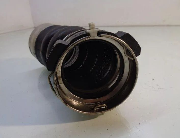 BMW 3 Series F30/F31 (2011-2020) шланг радиатора интеркулера 8513450 25723839