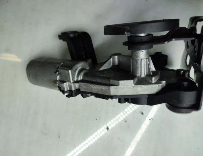 BMW 5 Series E60/E61 (2003-2010) Tailgate Window Wiper Motor 1397220905 25735716