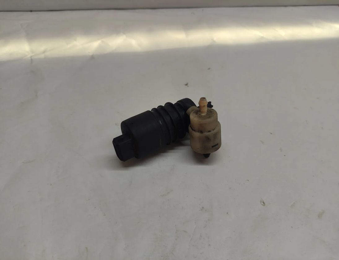 AUDI A6 C5/4B (1997-2004) НАСОС ОКОННОЙ ЖИДКОСТИ (СТЕКОЛ) PA6GBGF30 24985330