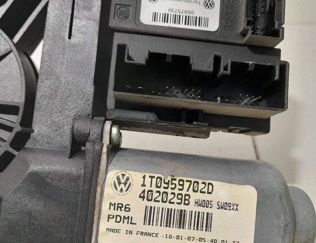 VOLKSWAGEN Caddy 4 generation (2015-2020) Priekšējo kreiso durvju logu pacēlāja motorīts 1T0959702D,F3646960X 29479617