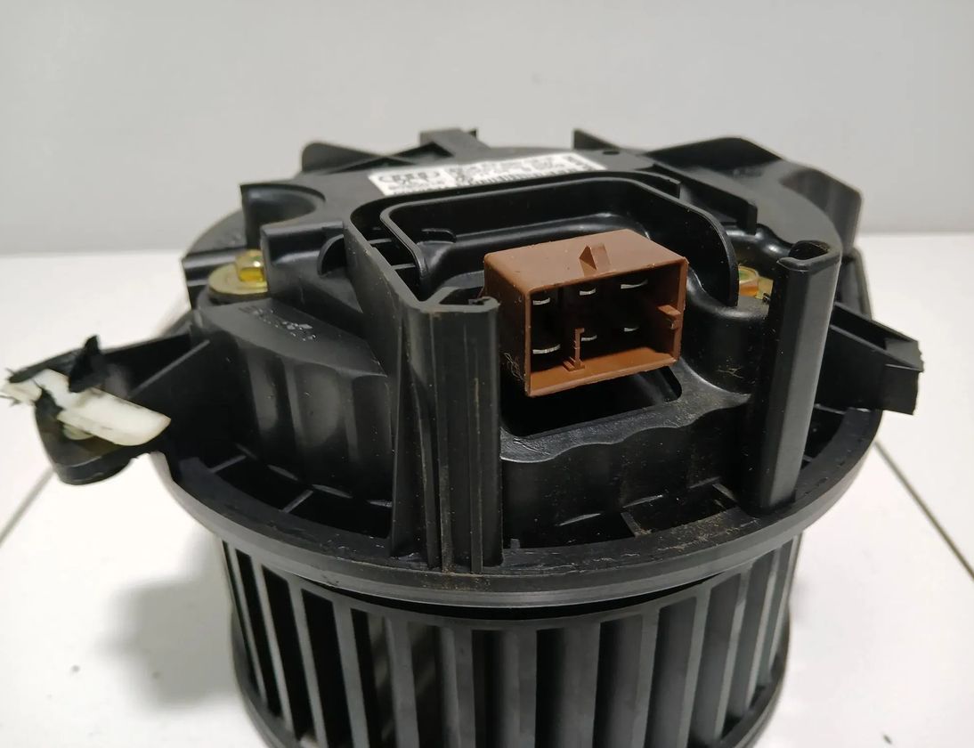 AUDI A4 B7/8E (2004-2008) Печка салона 8E2820021E 29480980