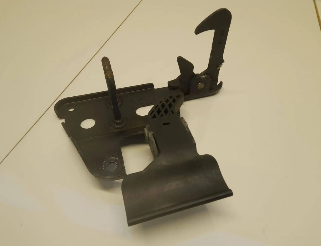 AUDI A6 C6/4F (2004-2011) Замок капота 4F0823480A 29481934