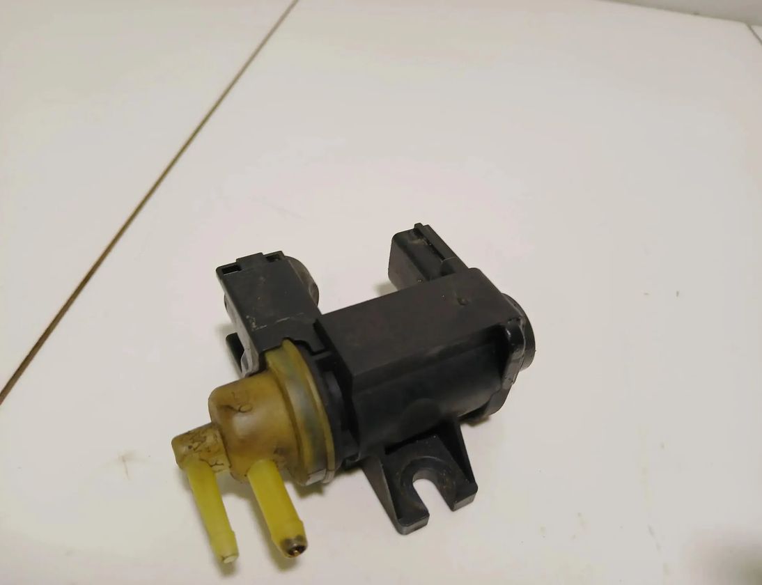 AUDI A4 B8/8K (2011-2016) Solenoid Valve 8k0906627 29490841