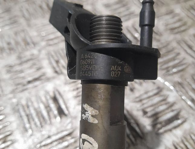 MERCEDES-BENZ E-Class W211/S211 (2002-2009) Fuel Injector A6420700587 29731500