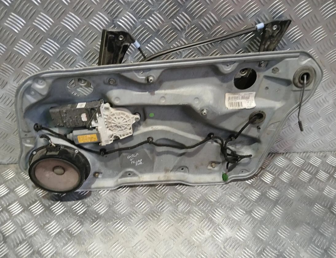 VOLKSWAGEN Golf 6 generation (2008-2015) Стеклоподъемник передней правой двери 1J4837730F 29744307