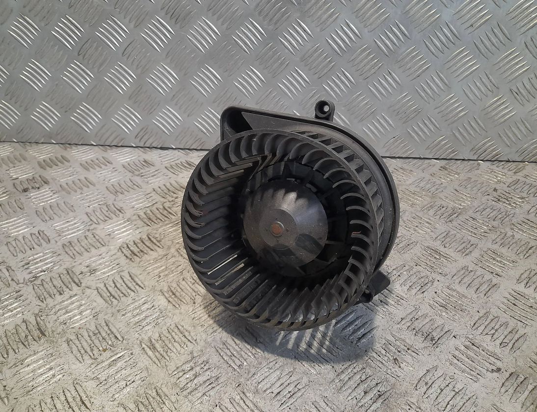 AUDI A4 B7/8E (2004-2008) Печка салона 8E2820021E 29748727