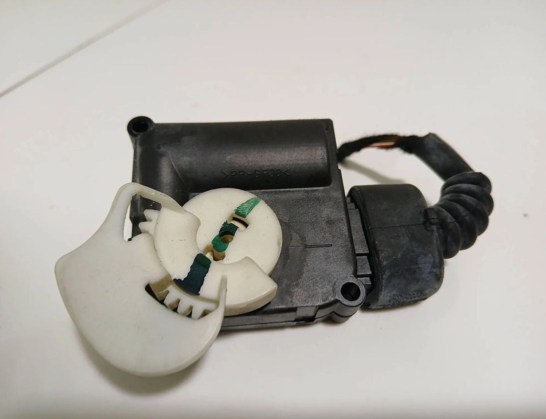 AUDI A6 C8/4K (2018-2024) Interior Heater Flap Motor Actuator CZ1168803141,0132801359 29753314