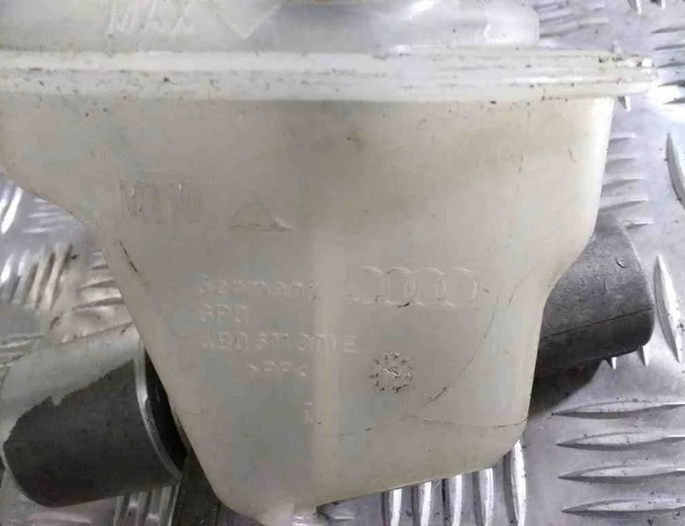 VOLKSWAGEN Passat B5 (1996-2005) Рабочий тормозной цилиндр 4B0611301E 32497142