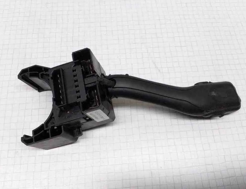 VOLKSWAGEN Golf 5 generation (2003-2009) Управление стеклоочистителями CZK0301202032,4B0953503H 32498601