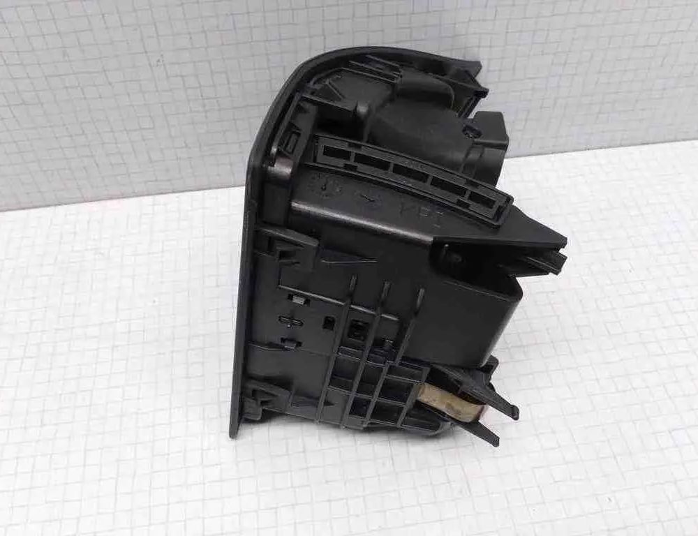 CITROËN C4 1 generation (2004-2011) Вентиляционные отверстия в приборной панели 9646337977 32499440