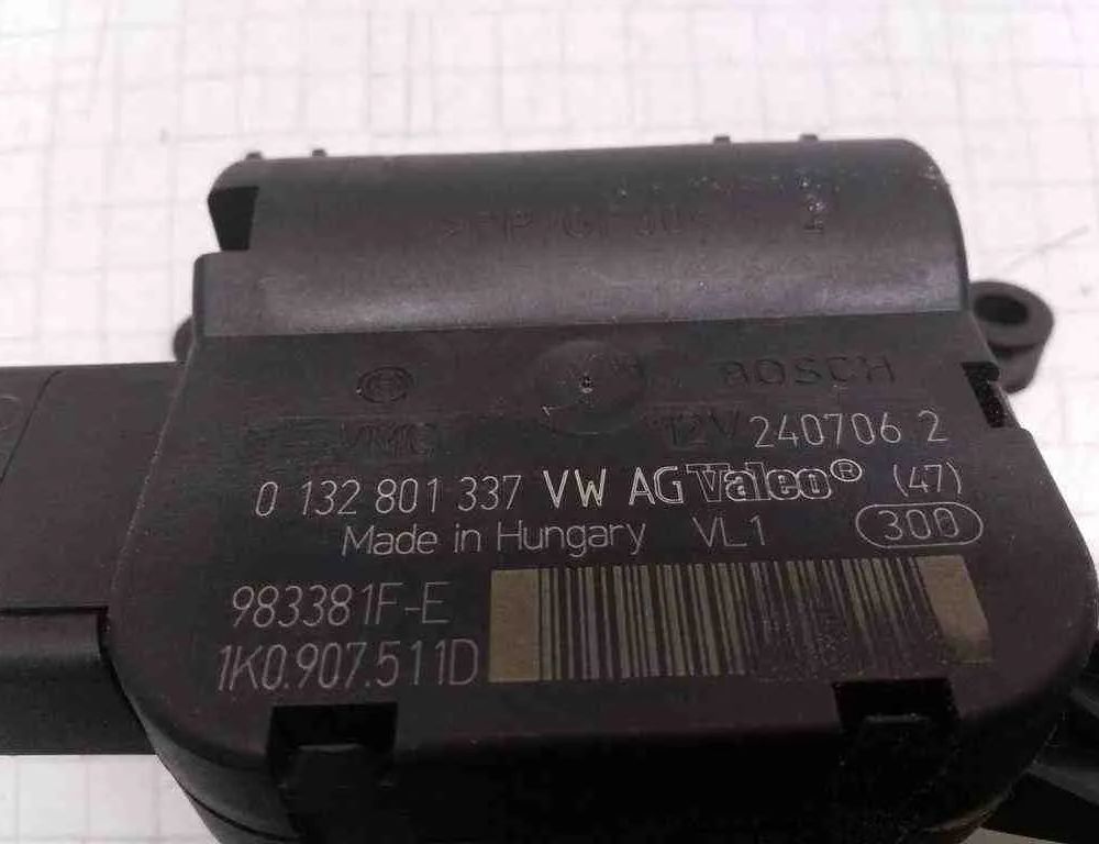 VOLKSWAGEN Golf 8 generation (2019-2023) Interior Heater Flap Motor Actuator 3C0907511R,0132801337,1K0907511D,1K0907511Q,1K2907511C,2Q0907511E,1K1907511G,030906265,1K1907511E,1K1907511C,1K0907511C,1K0907511B,3C1907511,3C1907511F,983381FE,0132801345 32503804