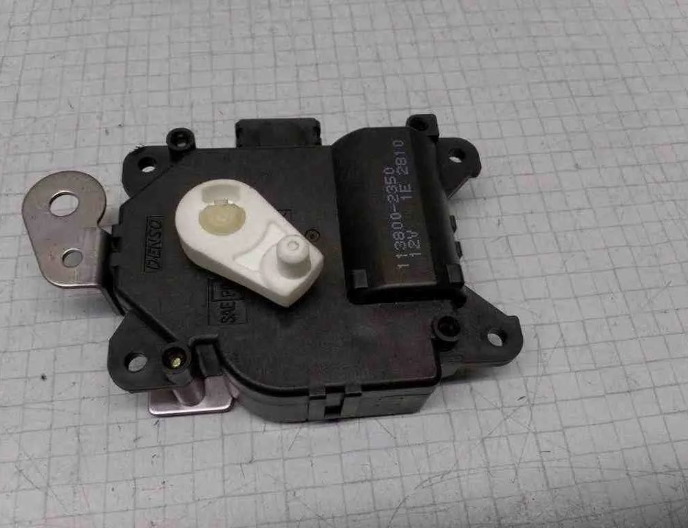 HONDA Civic 7 generation (2000-2005) Salona sildītāja vadības vārsti 1138002350 32504196