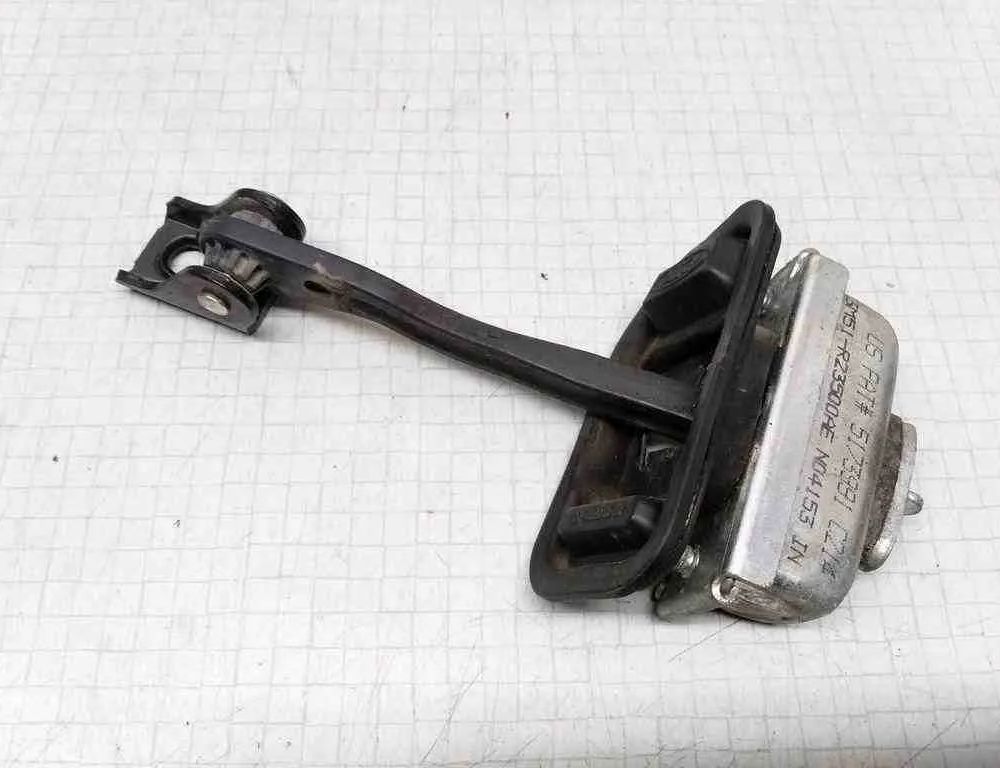 FORD C-Max 1 generation (2003-2010) Ограничитель задней правой двери 32516600