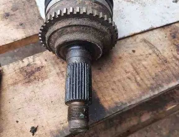 MAZDA 6 GG (2002-2007) Полуось передняя правая 32517068