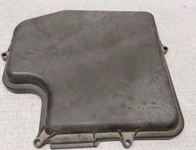 VOLKSWAGEN Passat B7 (2010-2015) Drošinātāju kārbas vāks 32520325