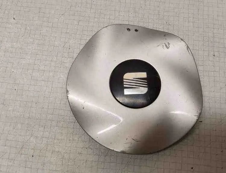 SEAT Toledo 2 generation (1999-2006) Riteņu dekoratīvie vāki 7M0601149D 32521266