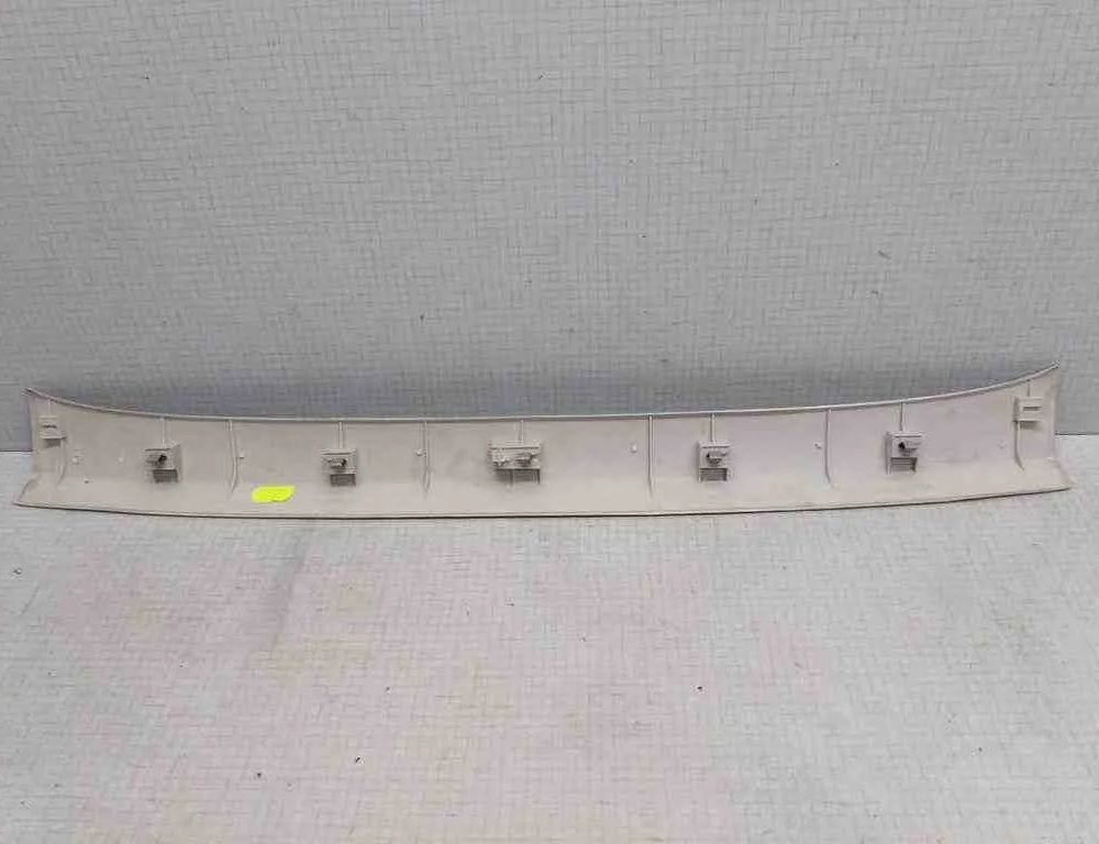 VOLKSWAGEN Golf 8 generation (2019-2023) Другие отделочные детали 1K6867617B 32522357