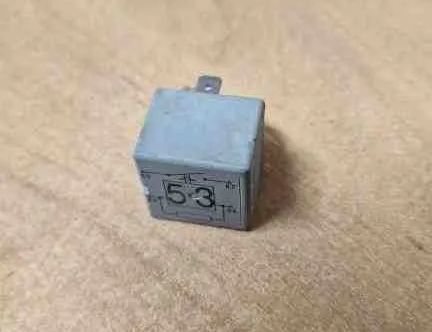 AUDI A4 B6/8E (2000-2005) Relejs 20240072,141951253B,053 32529503