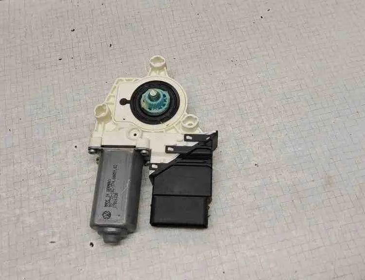 VOLKSWAGEN Passat B5 (1996-2005) Маторчик стеклоподъемника задней правой двери 993425200,974228111,17016330,1K0959704F,119434 32536185