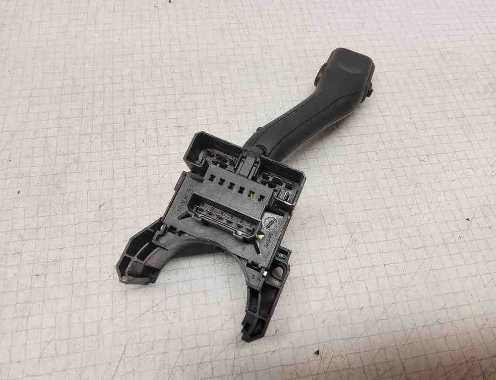 VOLKSWAGEN Golf 4 generation (1997-2006) Wiper Control 32538737